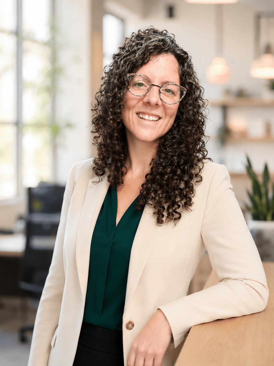 Annie Charbonneau présentant les programmes d'initiation et de base en métaphysique appliquée